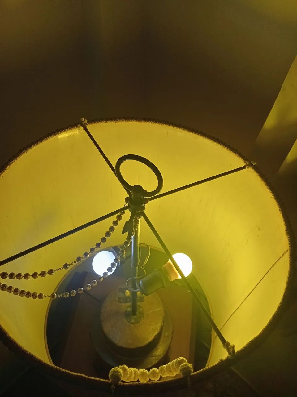Abajur Colonial em Madeira Rústico.  - Foto 4