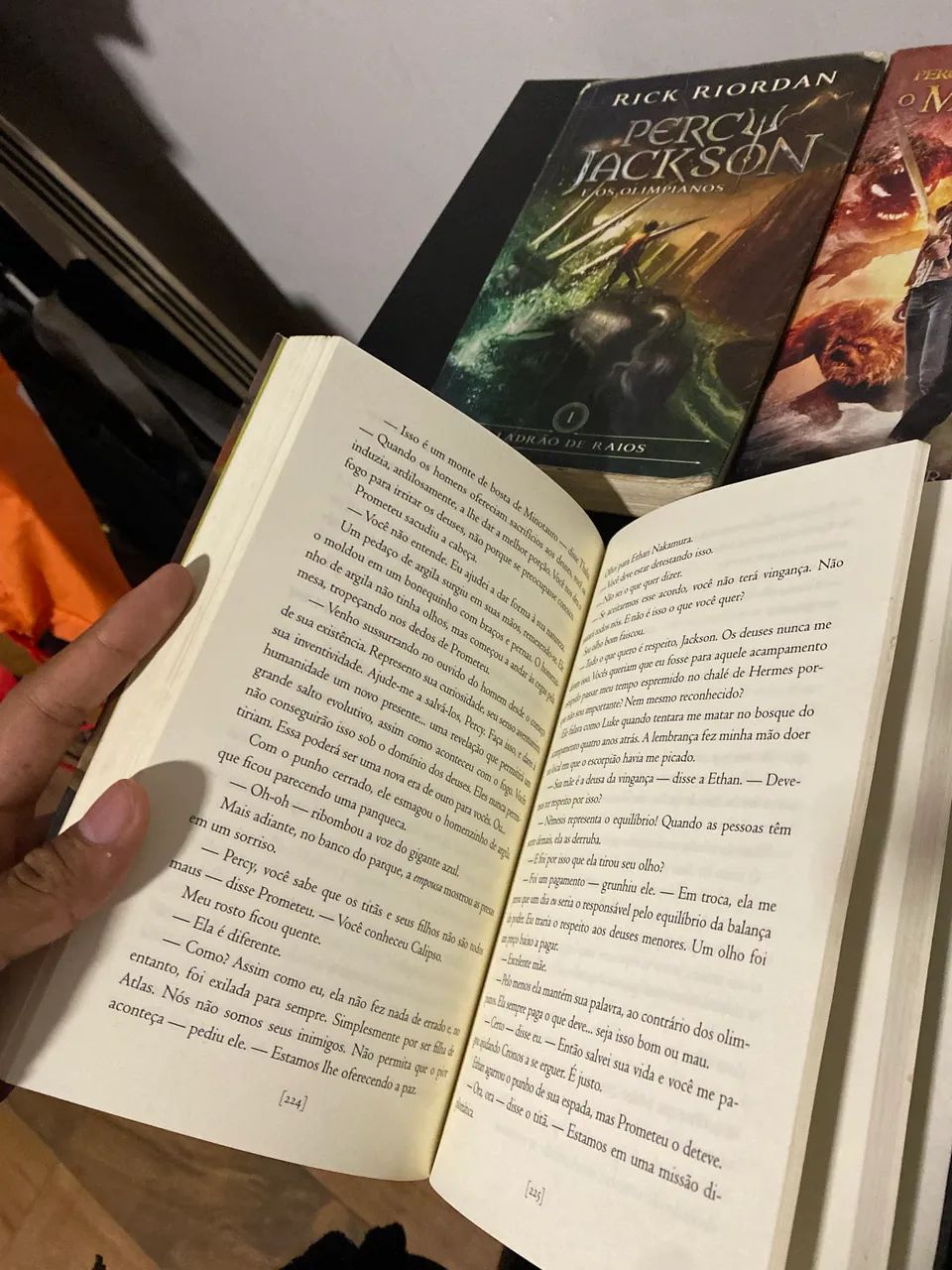 Coleção de livros Percy Jackson em excelente estado - Foto 5