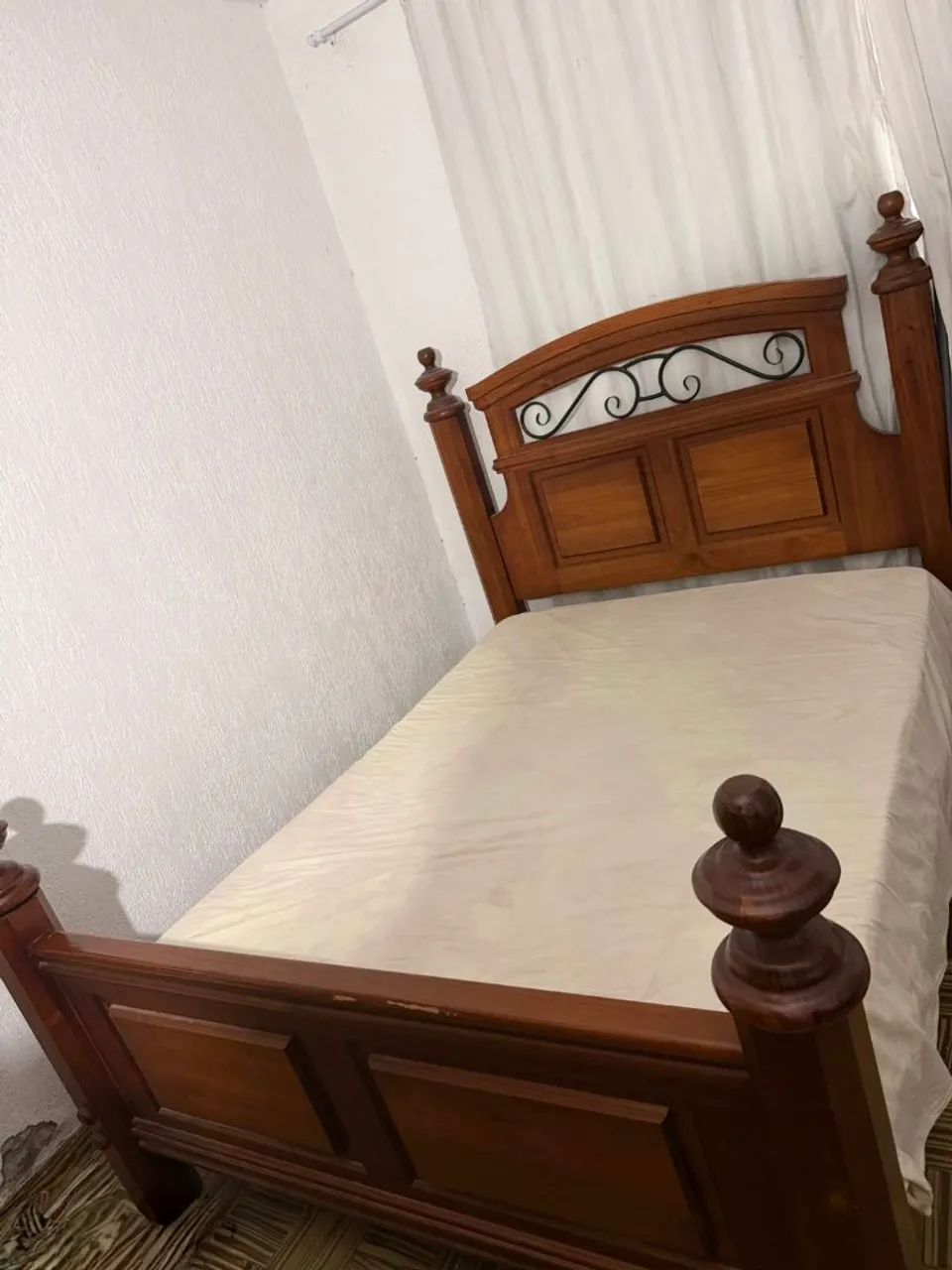 Cama de casal em madeira maciça  - Foto 2