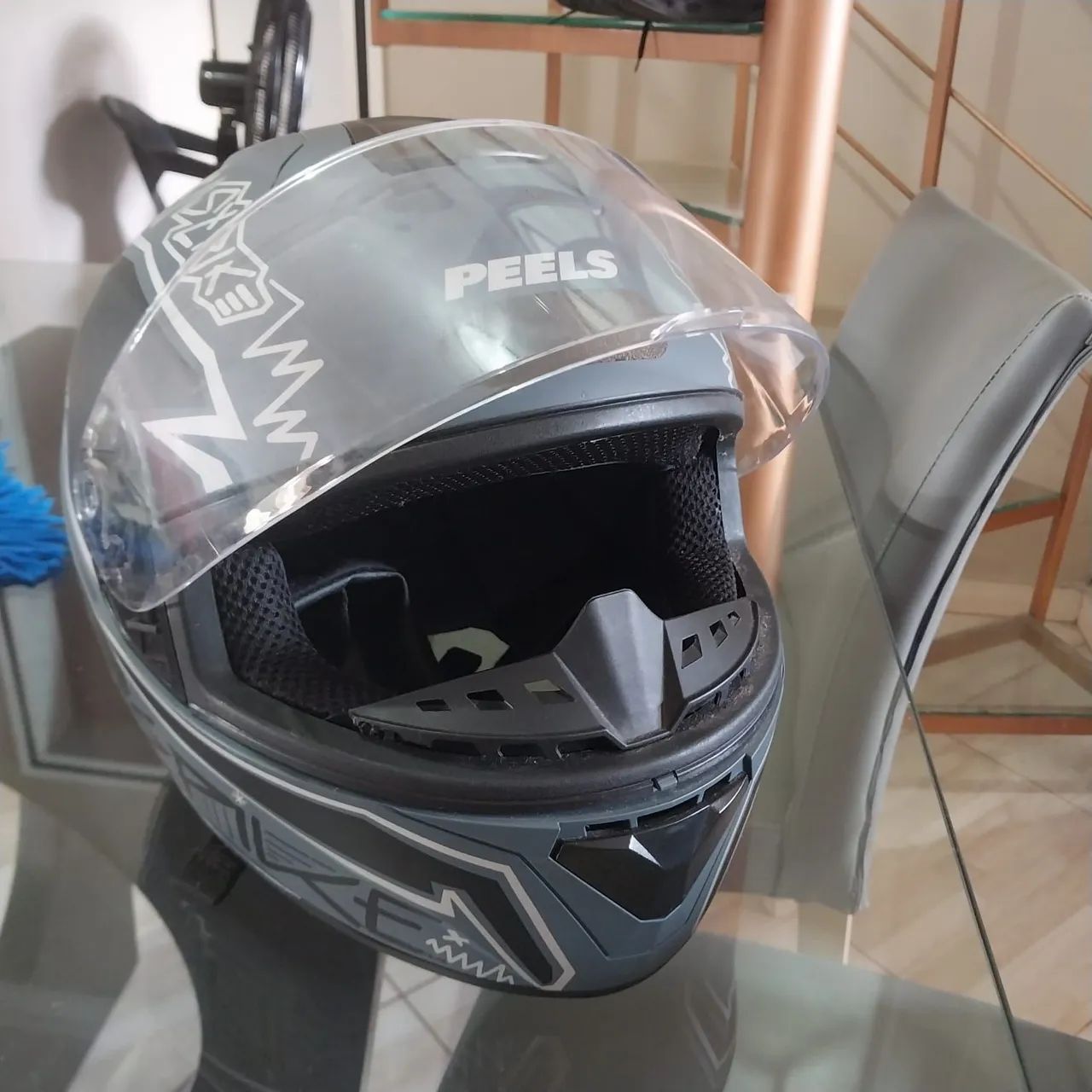 Capacete PEELS Spike 2 N°62 novinho - Foto 2