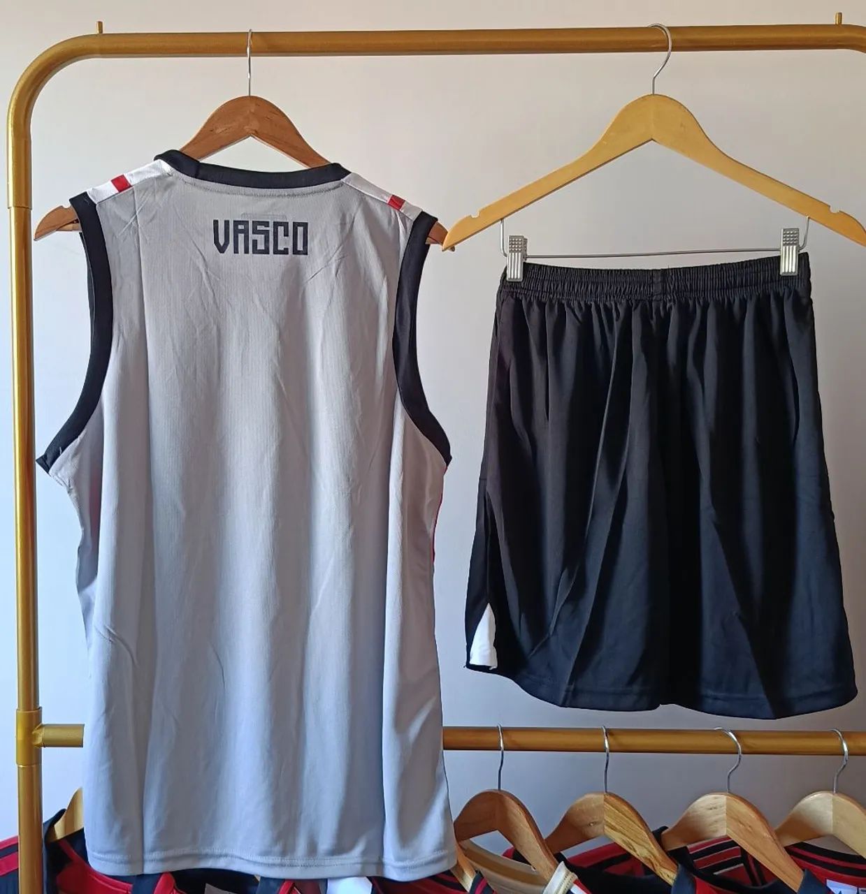 Conjunto de treino regata+short Vasco 23/24 - Foto 2