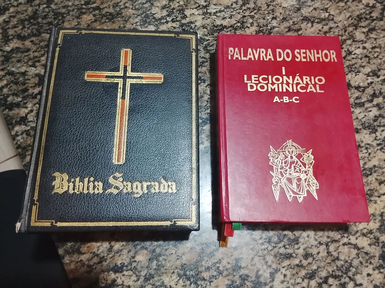 Bíblia antiga e lecionário 