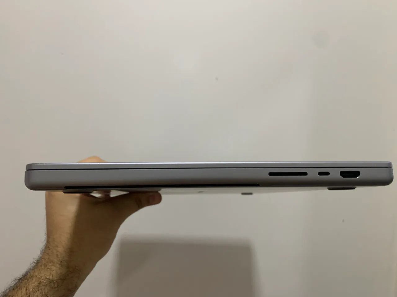 MacBook Pro M1 Pro 2021/ 16 polegadas/ 16GB/ 512Gb - Foto 2