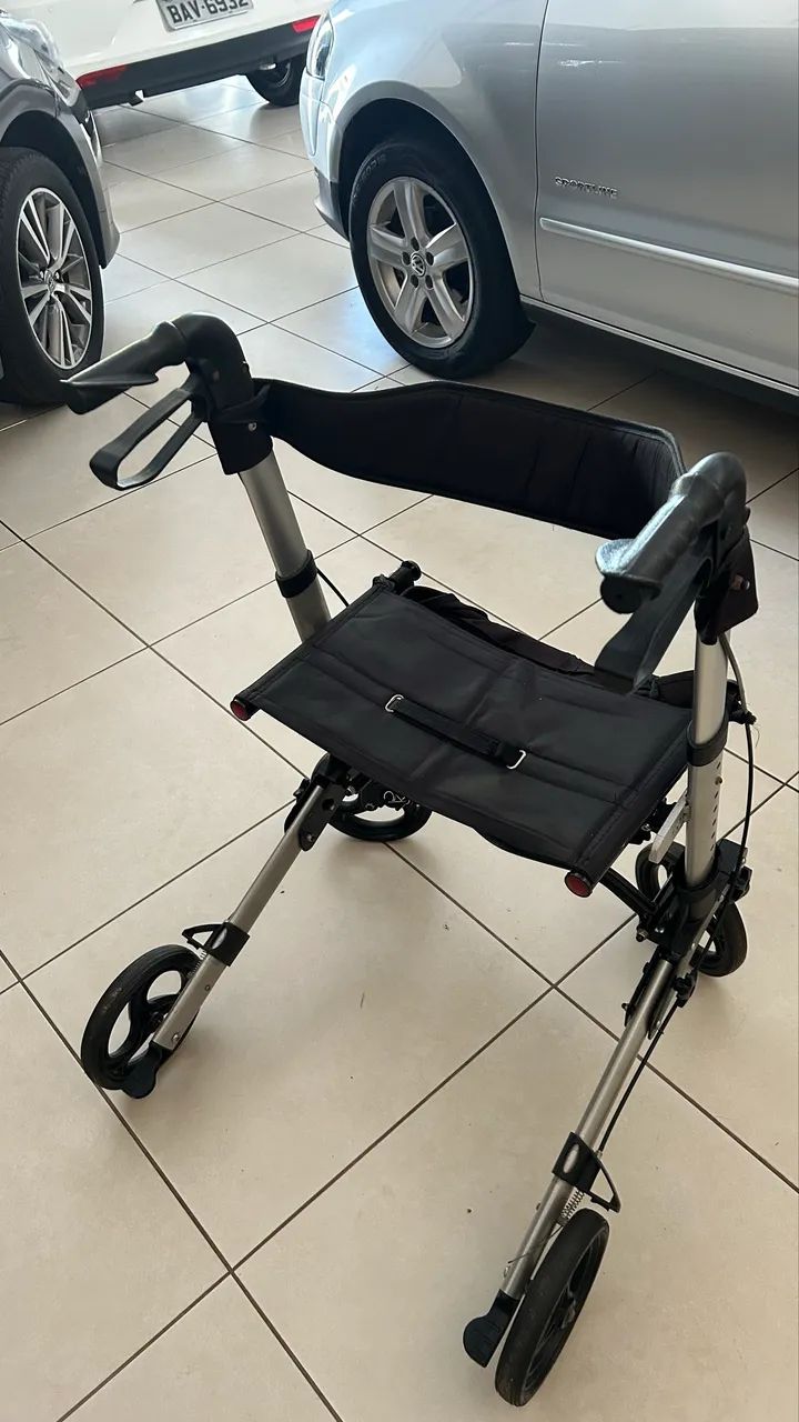 Andador de Alumínio Compacto 4 Rodas até 135 Kg D14 Dellamed - Foto 2