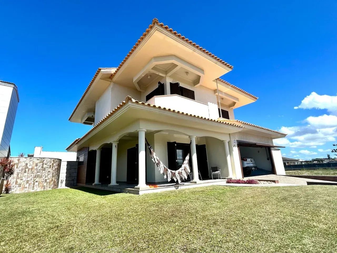 CASA DOIS PAVIMENTOS   ***   BEM PRÓXIMO AO MAR   ***   ÓTIMA POSIÇÃO SOLAR - Foto 2