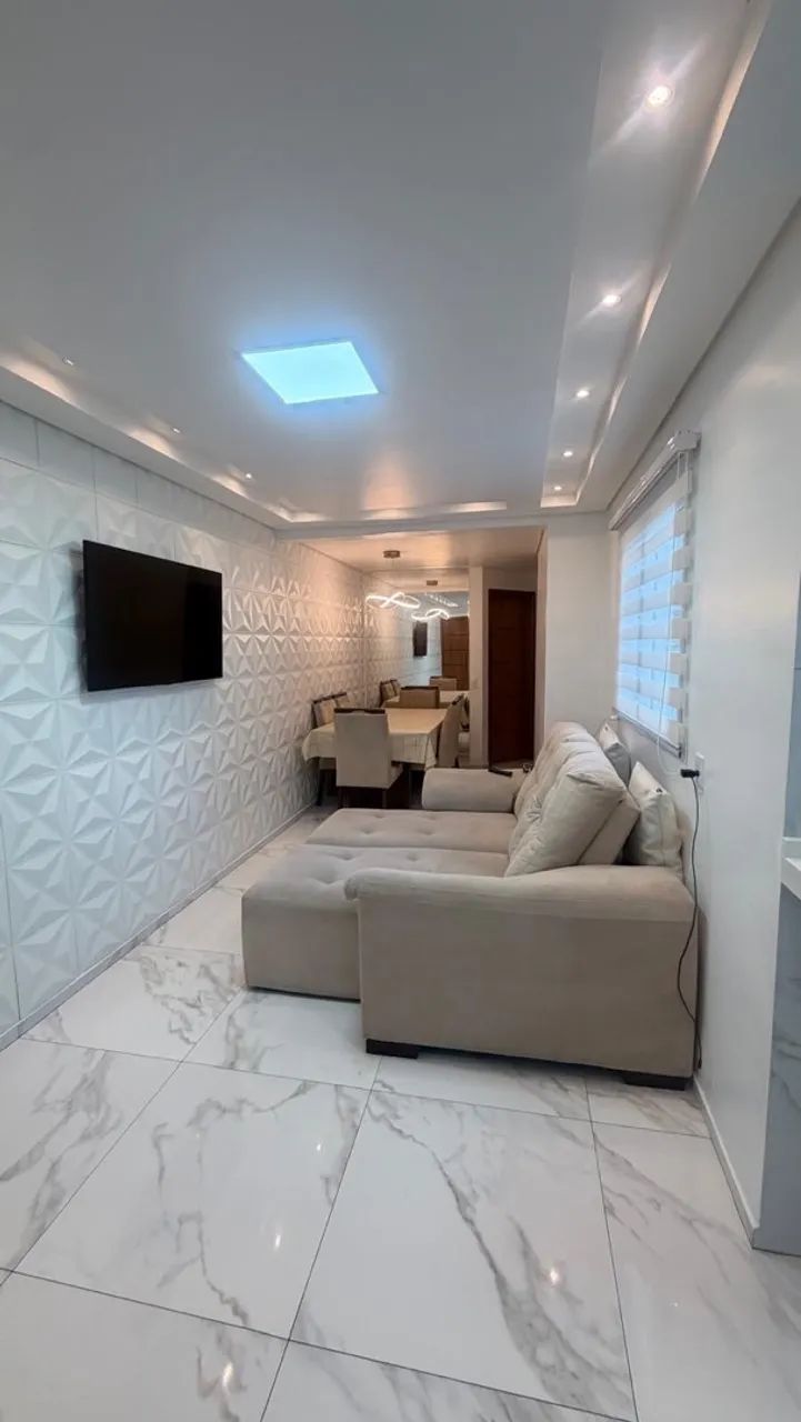Sofá retrátil e reclinável, modelo alto e confortável, com 1,90 m de comprimento. 