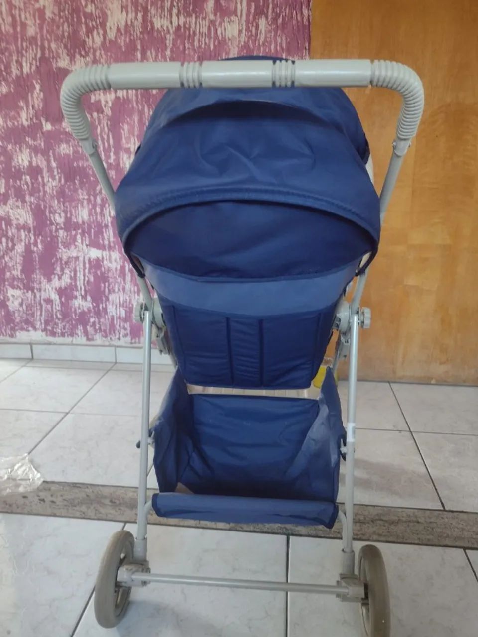 Carrinho de bebê e bebê conforto  - Foto 2