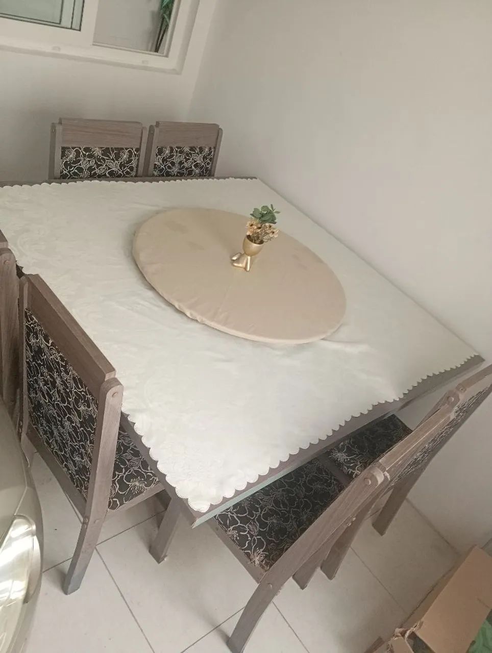 Mesa tampo giratória com as cadeira  - Foto 3