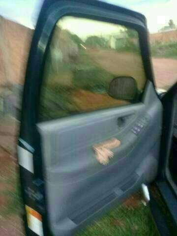 Vendo s 10 aceito troca doc ok COMPLETA delux gasolina cor Verde - Foto 8
