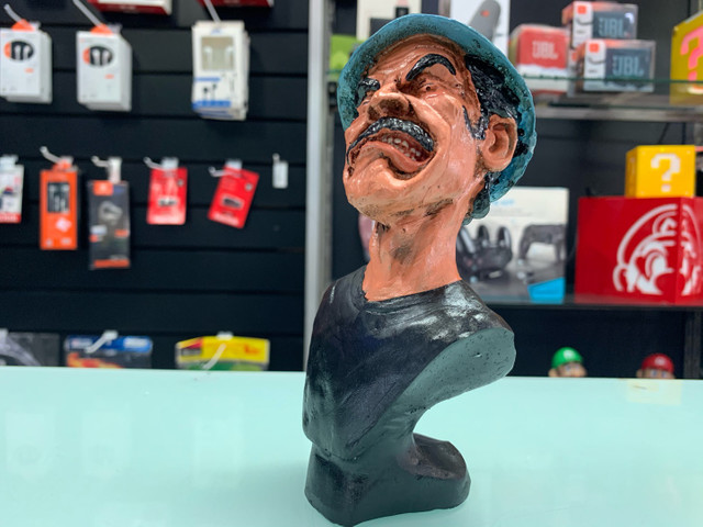 Busto em Perfeição de Resina do SR. Madruga - Foto 3