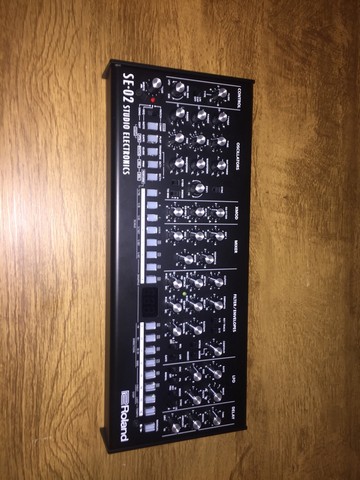 Roland SE-02