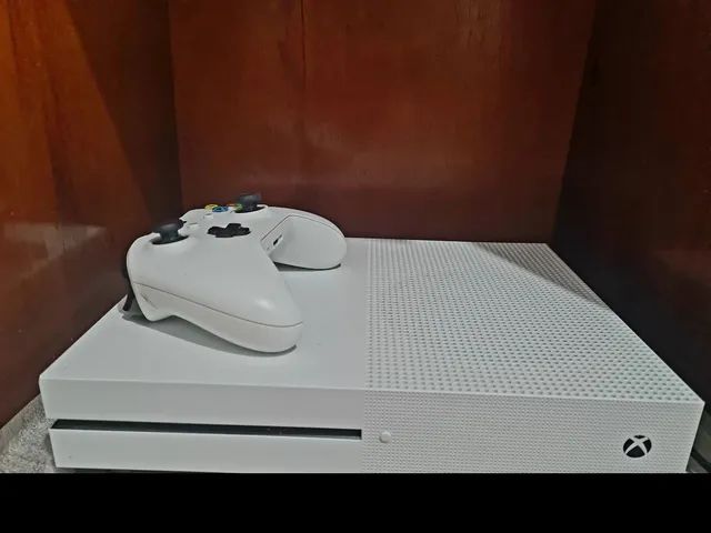 X Box One S 1tb Usado  Parcelamento sem juros