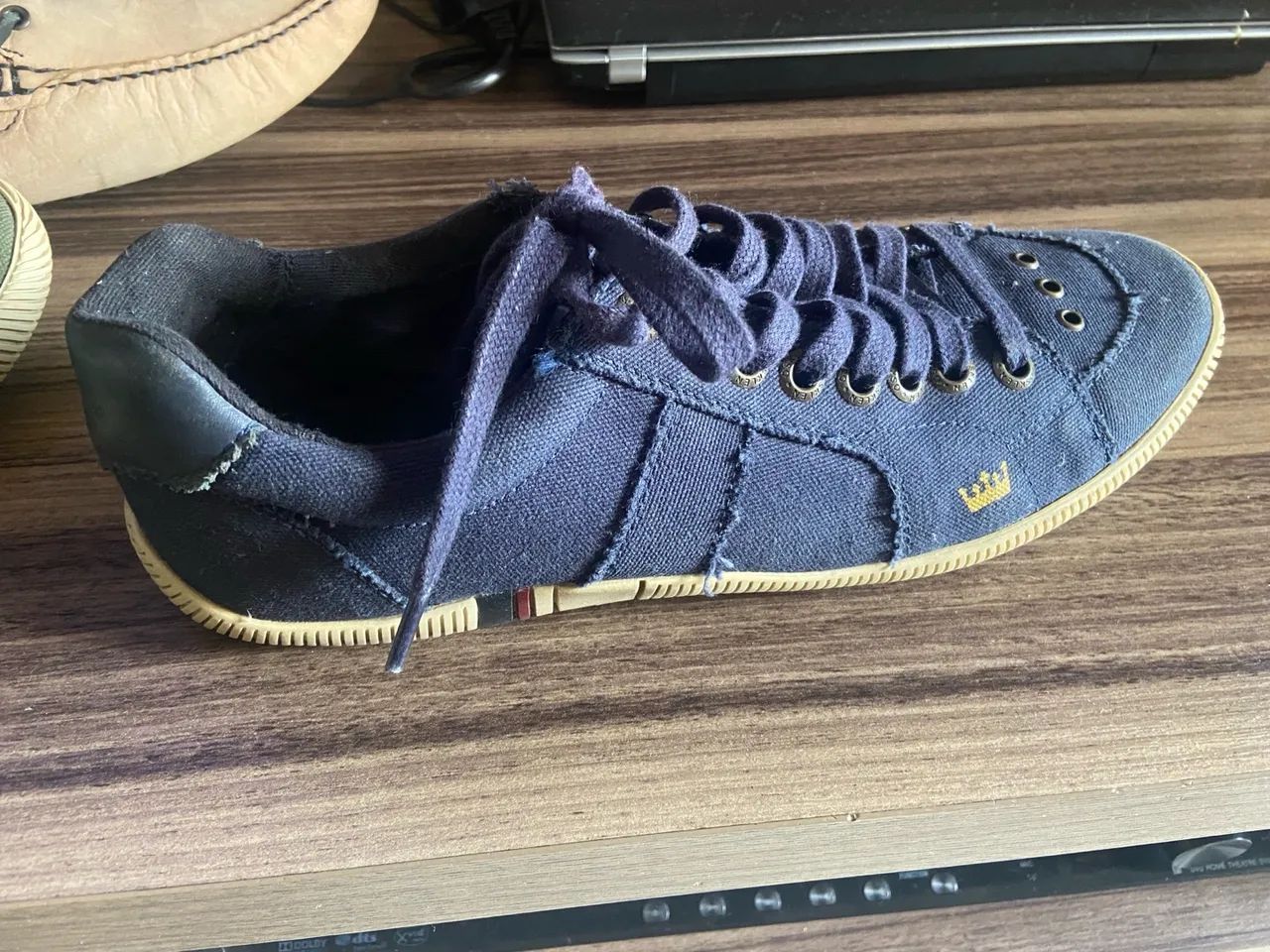 Vendo 3 sapatos, sendo 2 osklens e um Mocassim da marca Othello - Foto 4