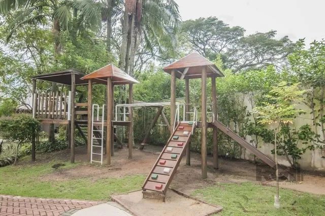 Apartamento com 2 dormitórios sendo 1 suíte, living 2 ambientes com sacada, banheiro socia - Foto 5