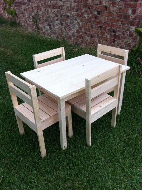 Mesa com quarto cadeiras  - Foto 2