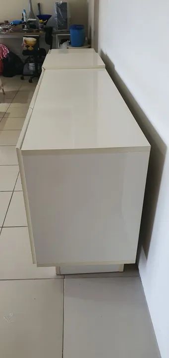 Vendo Buffet 6 portas em laka na cor berge 2,40 X 0,47 - Foto 2