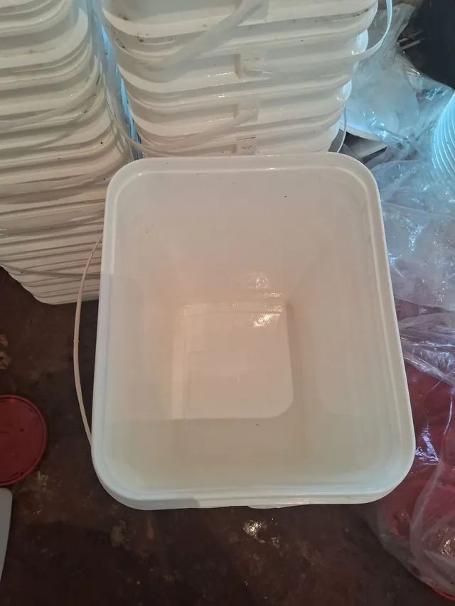 Baldes quadrados  de 18 kilos - Foto 6
