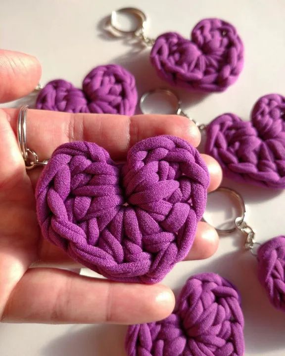 Chaveiros de crochê em formato e cor a escolha  - Foto 3