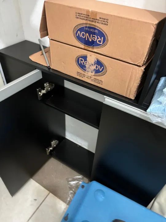 Armário Preto com 2 Portas e 2 Prateleiras - Foto 2