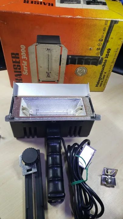 Luz de Flash Kaiser TYP-3049 com 02 lampadas 220 para colecionador - Foto 5