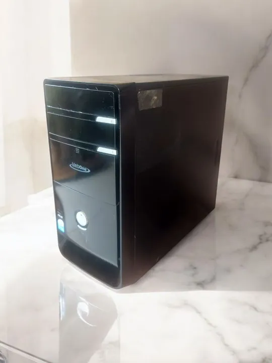 PC Intel 2 Quad Q8300 (4 núcleos)