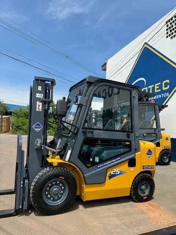 Locaçao de Empilhadeira Cabinada 2.5- Diesel