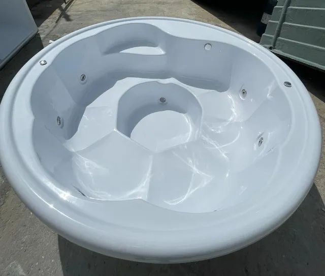 Ana: Spa de 6 lugares Redondo Grande 2,20 x 2,20