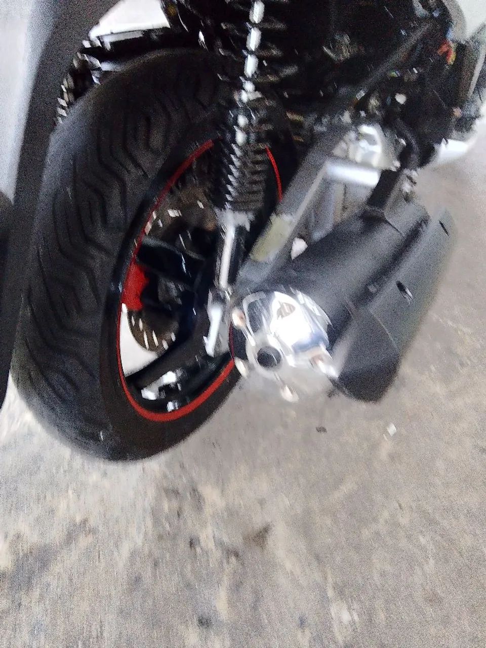 Dafra Citycom 300 i Vendo ou Troco aceito carro antigo ou carro com dívida  - Foto 4