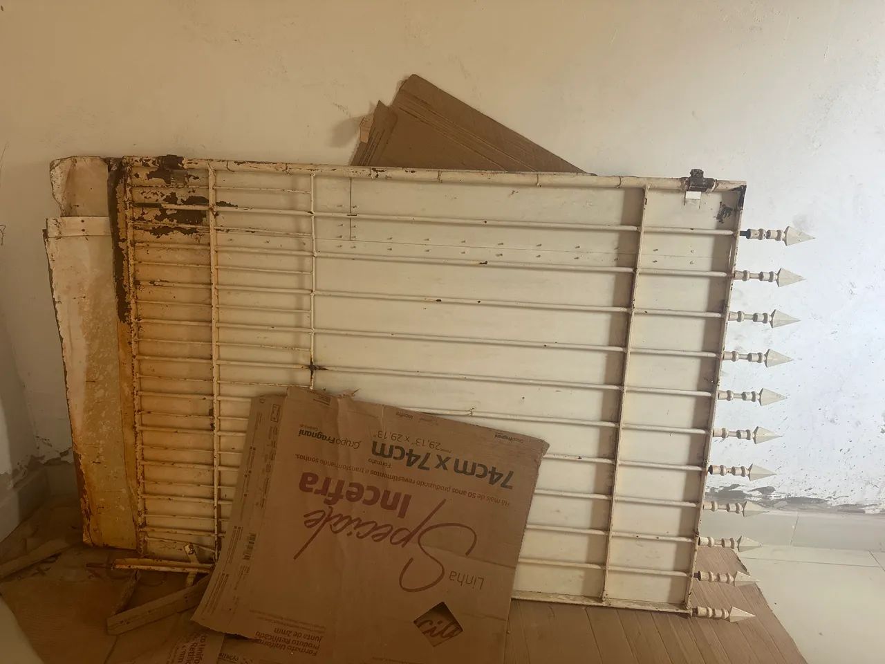 Portão de Ferro Branco 2.40 cm  64706493631233124