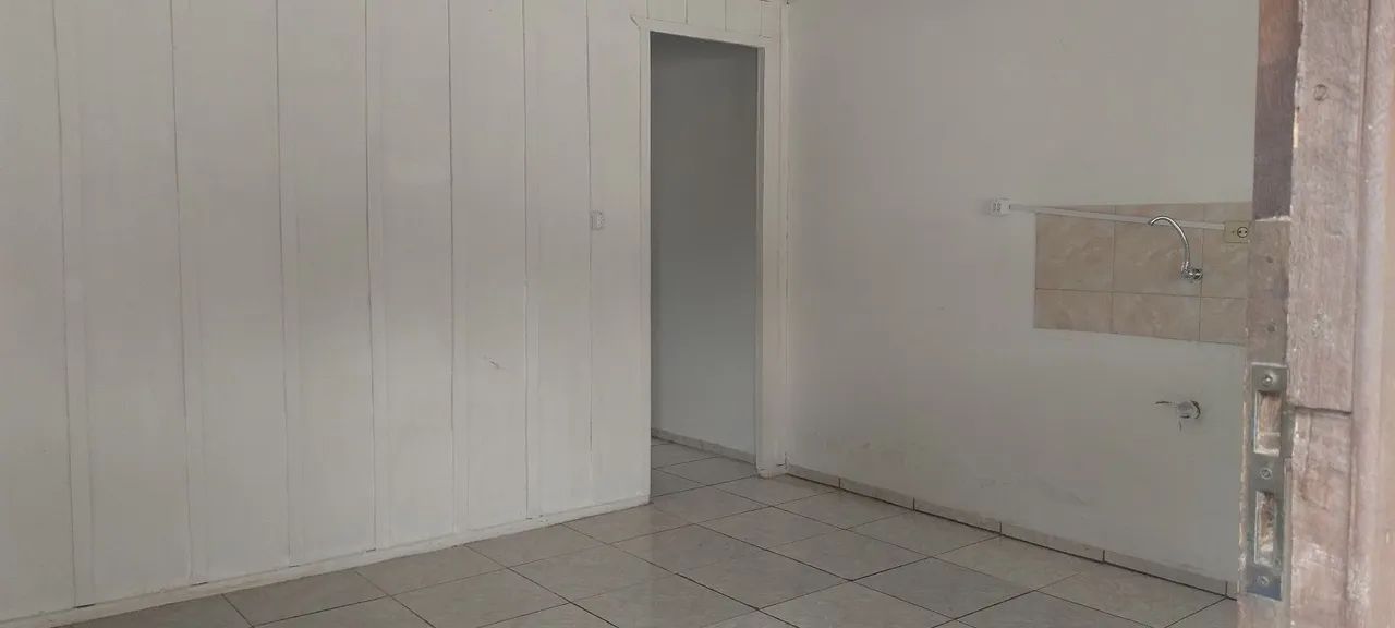 Casa 1 quarta Sta Felicidade incluso água e luz - Foto 3