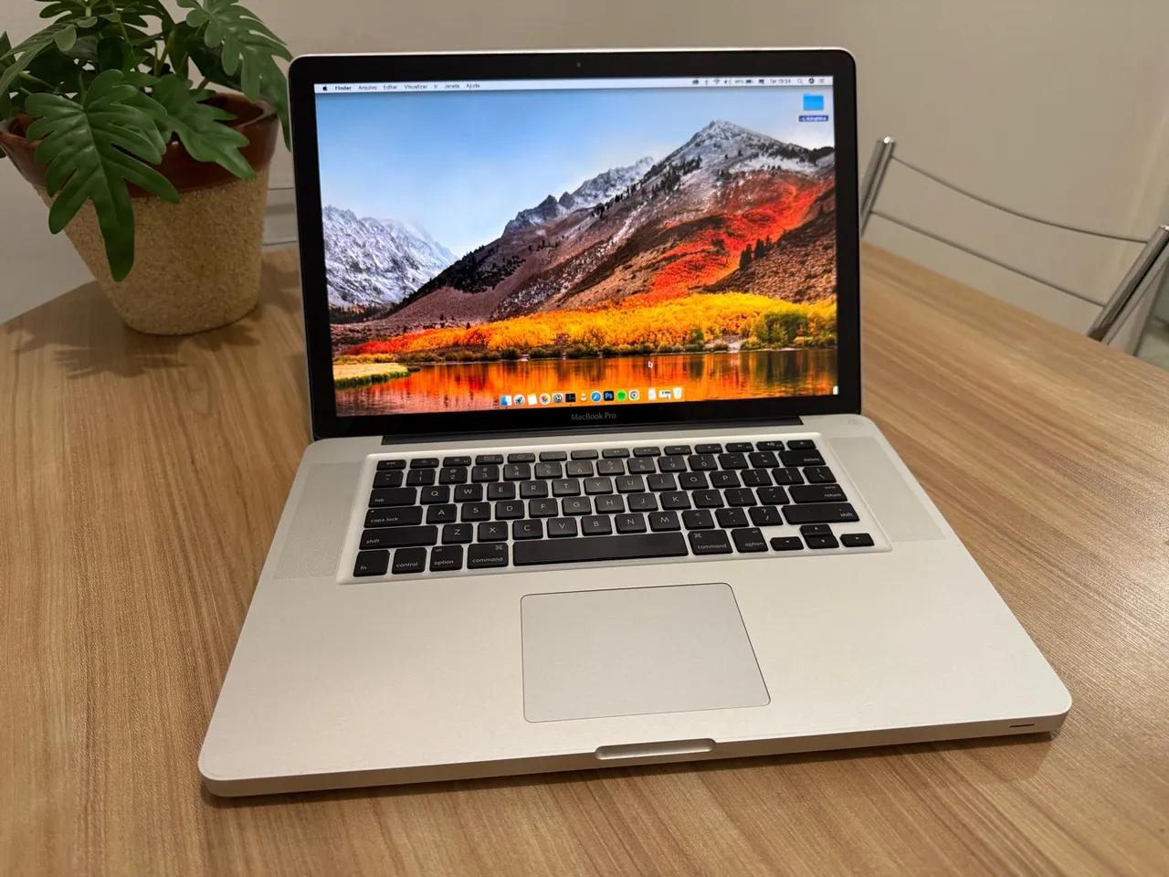 Apple Macbook Pro Core i5 - 15 polegadas