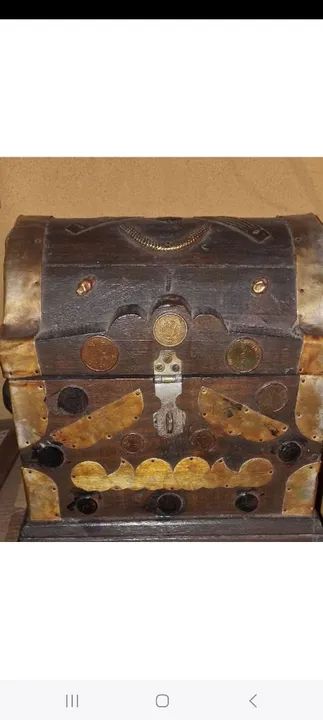 Antigo Baú em Madeira