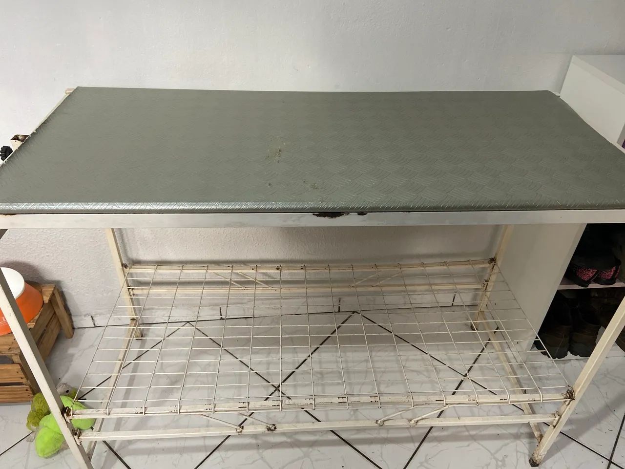 Animal Bathing and Grooming Table with Giraffe Design64352820740225120