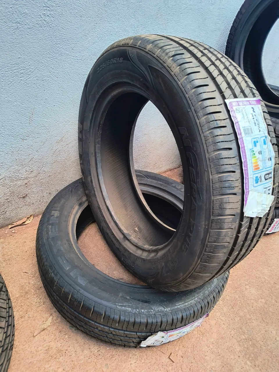 Pneus 225/60R18 Nexen novos