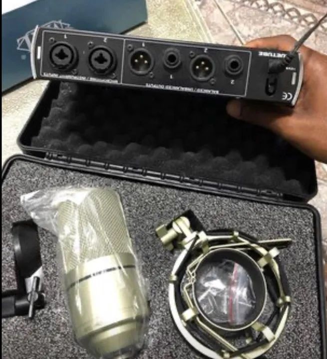 Microfone Condensador Profissional para Gravação de Áudio - Foto 5