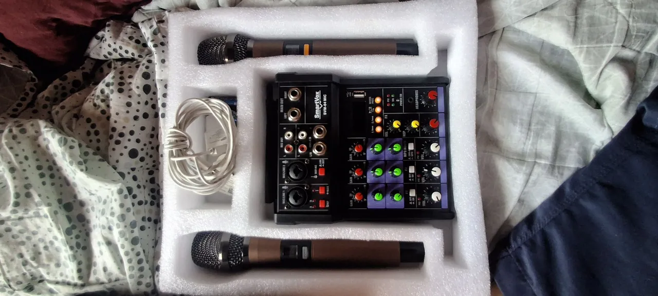MESA 4 CANAIS - Microfone Karaokê