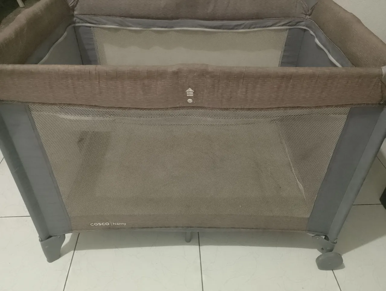 Berço Portátil Cosco Nanny acompanhada colchão