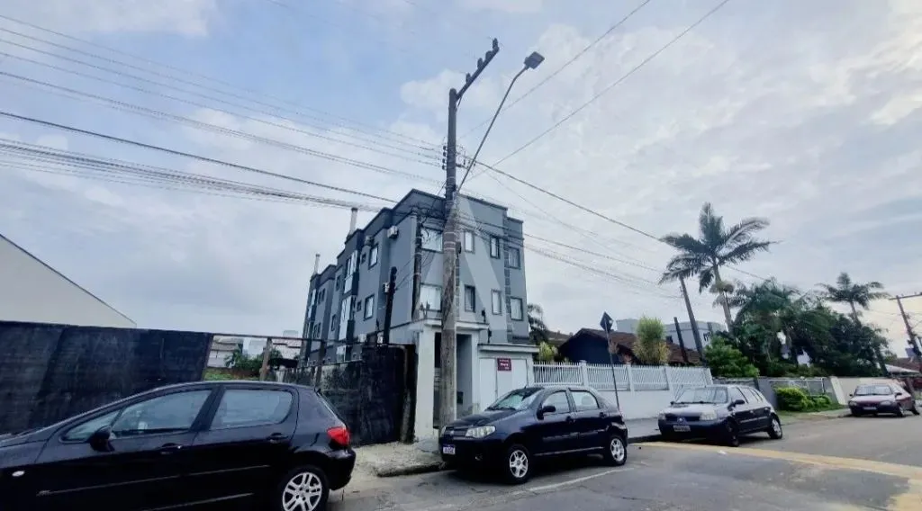 Apartamento com 2 quartos para alugar por R$ 1700.00, 58.98 m2 - AVENTUREIRO - JOINVILLE/S