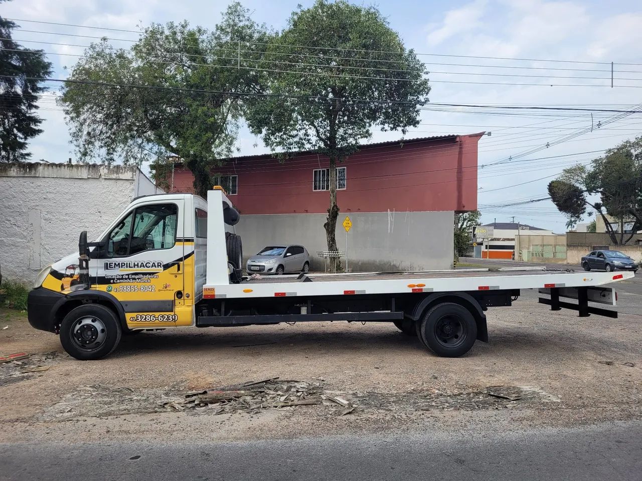 Caminhão plataforma hidráulica de auto socorro