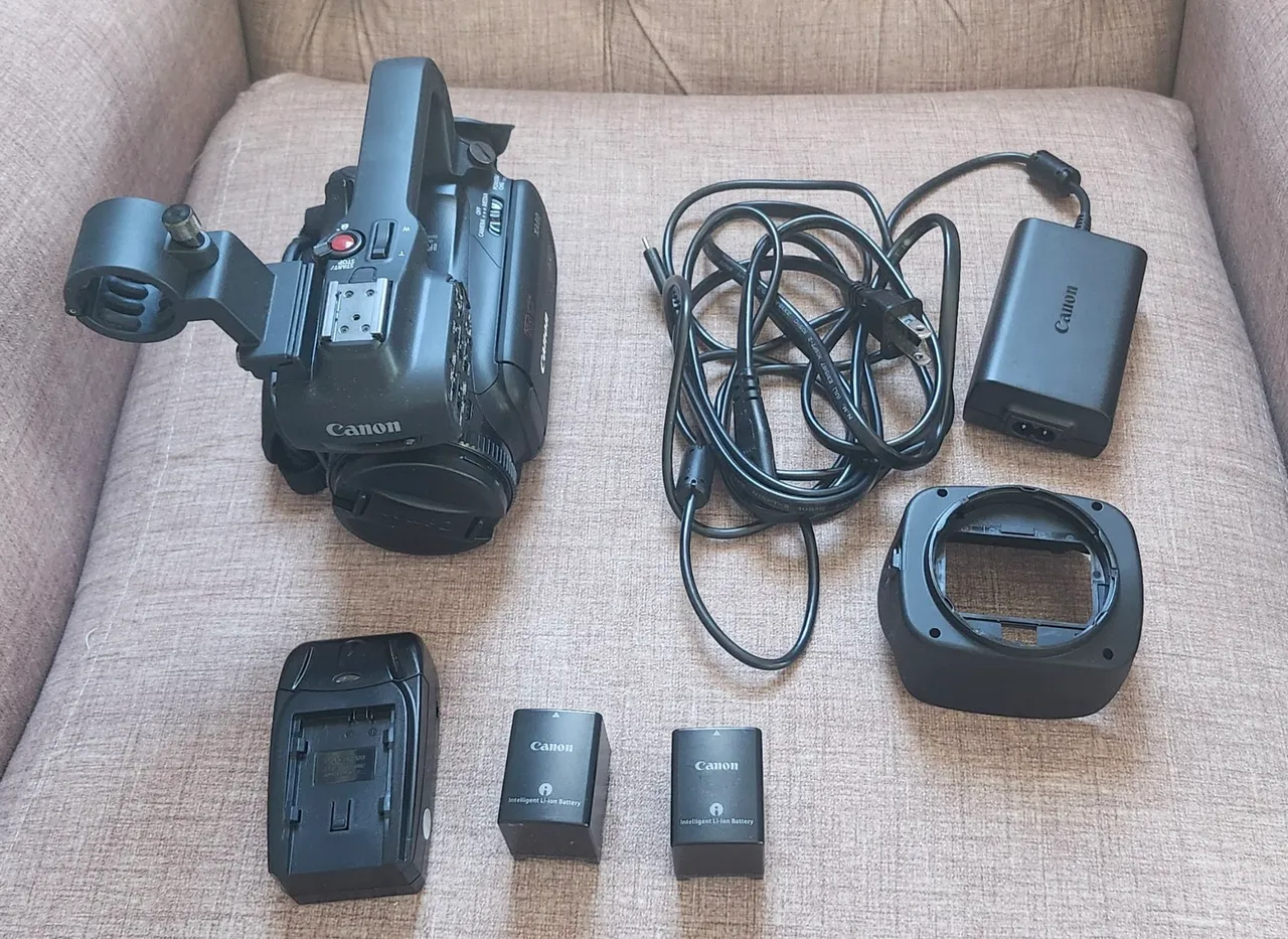 Filmadora Canon com Acessórios - Perfeita para Vídeos!