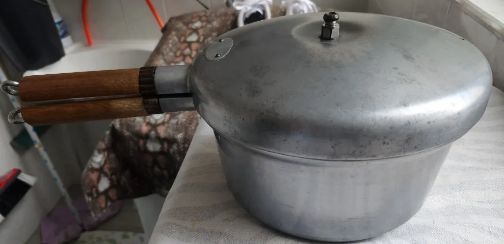 Antiga Panela De Pressão Arno Em Alumínio Fundido