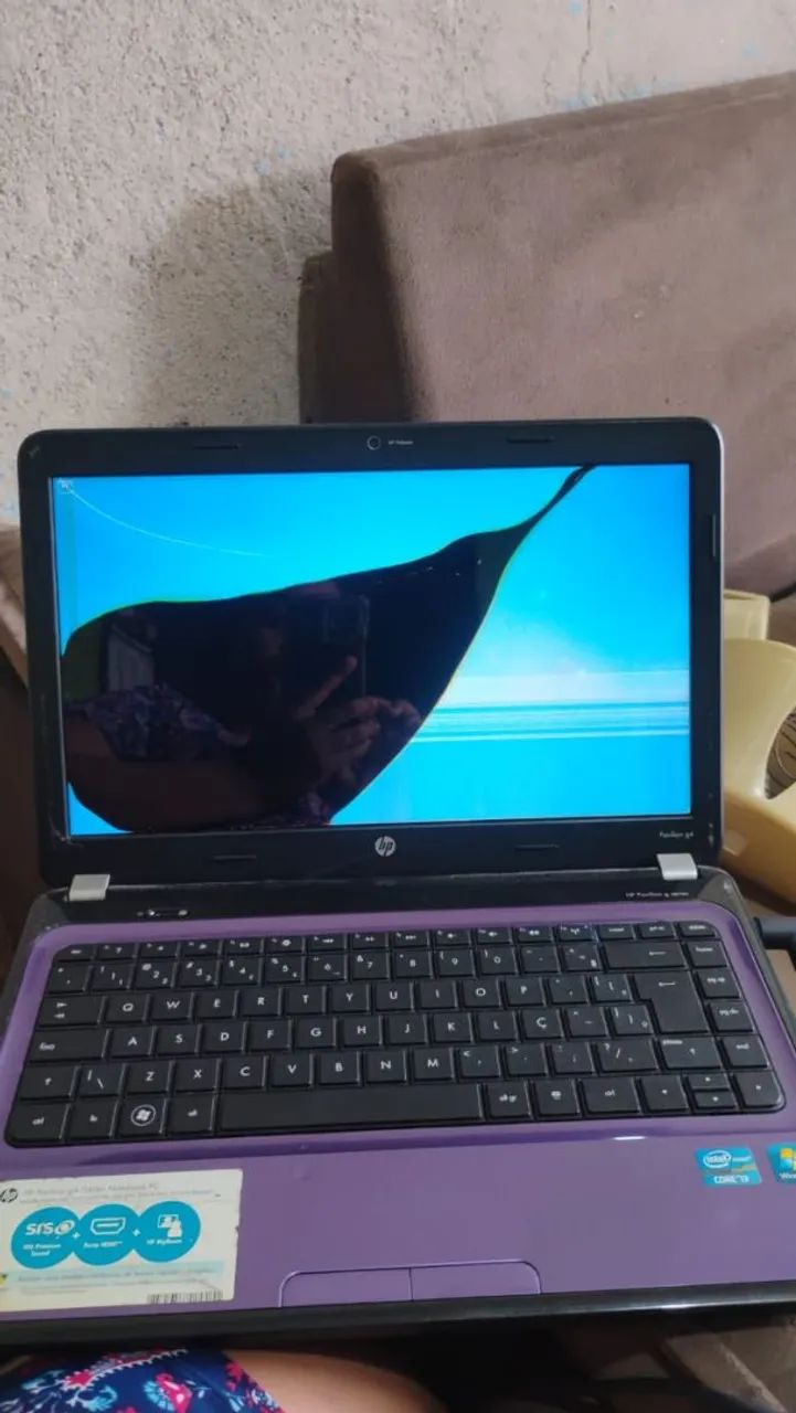 Notebook HP com tela de 14 polegadas com Defeito para retirada de Peças 