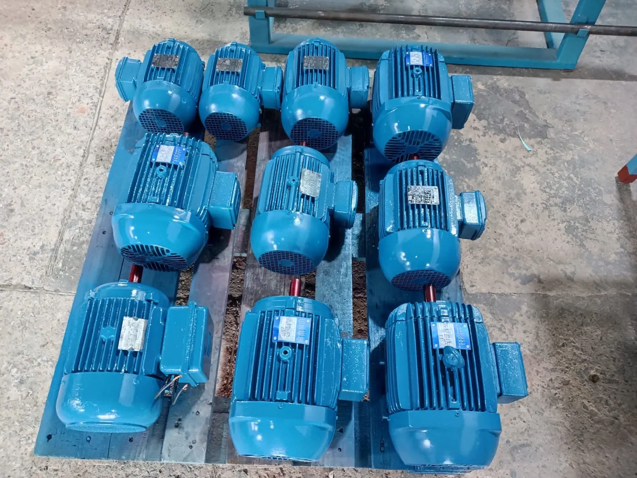 Motores elétricos disponíveis a pronta entrega ?