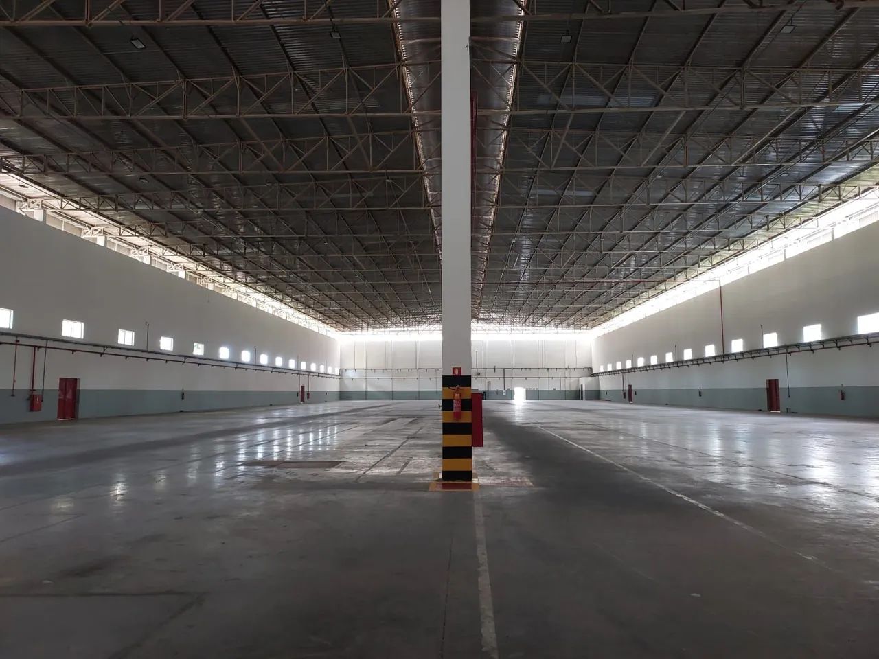 Galpão 7.300m² de Área Construída Av:Torquato tapajos na Entrada do Aeroporto Manaus <br>