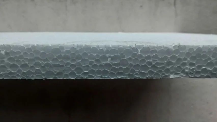  Placa de Isopor 100x50x1,5cm - Leve, Versátil e Isolante!