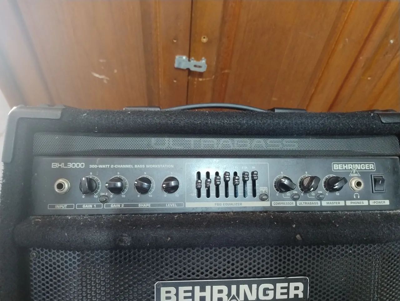 Amplificador de Baixo Behringer BXL3000 300W - Foto 5