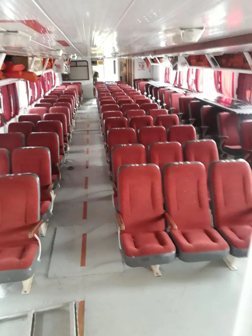 Lancha Expresso 162 passageiros - Foto 6