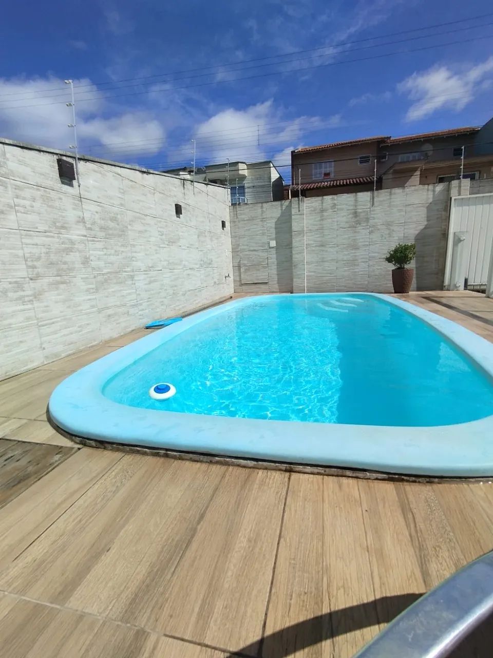 ZA - Casa com 02 quartos, 116,0 m² de área de serviço, piscina, bairro Serraria, São José.