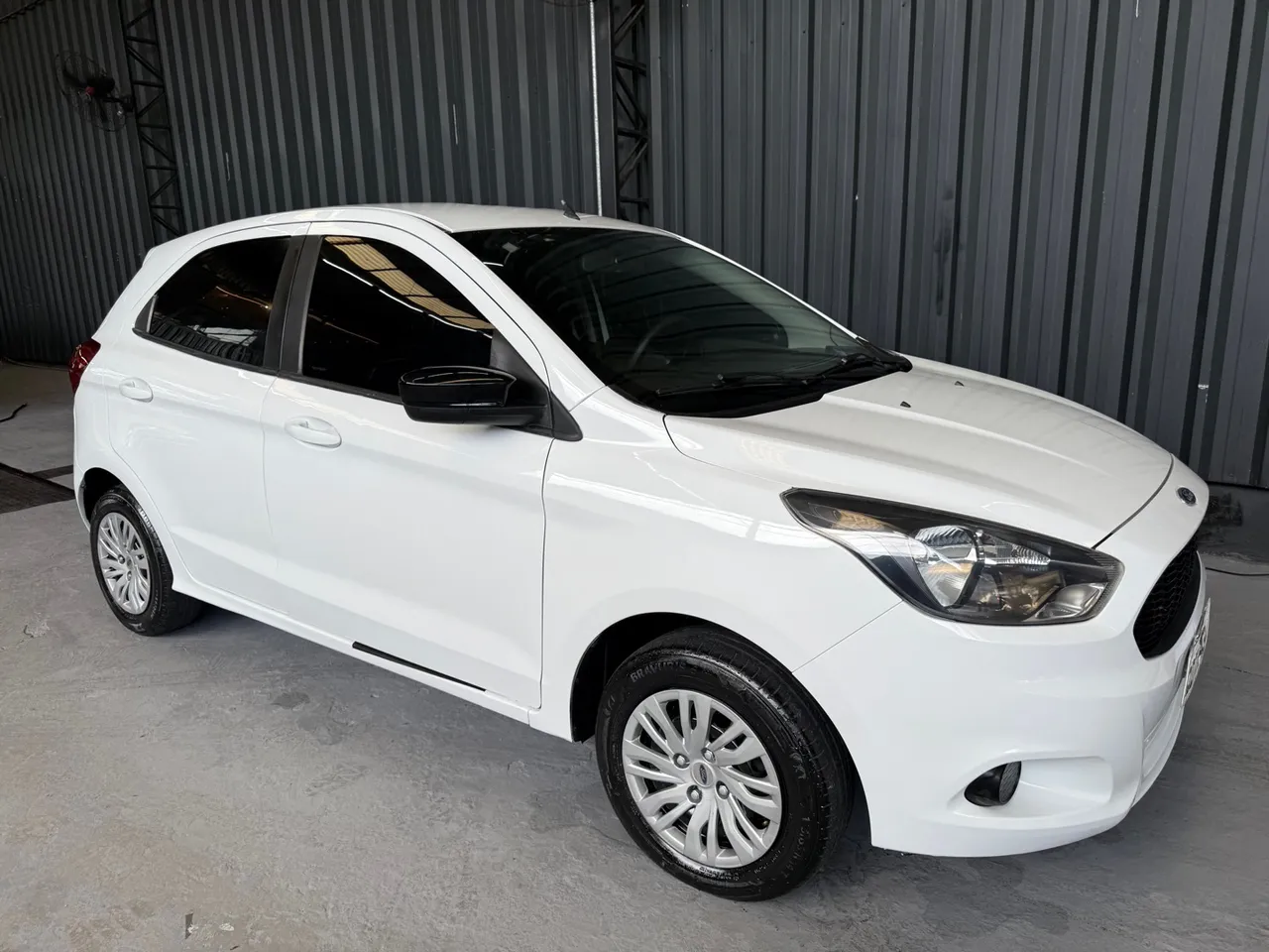 Ka 2017 1.0 branco rt Veiculos