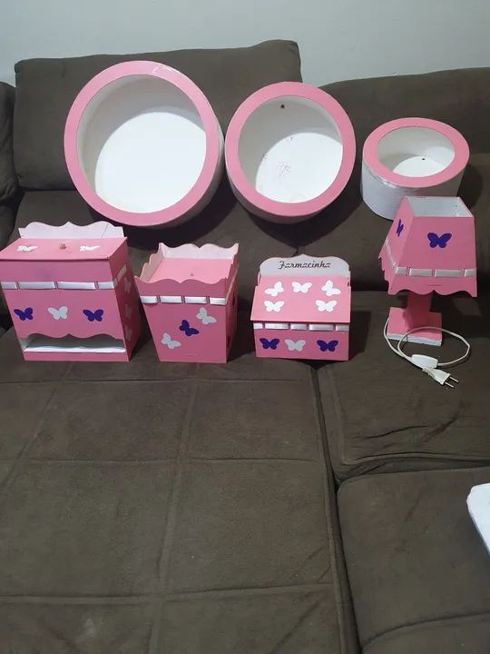 Nichos e kit higiene abajur tudo ok as outras  precisam de reparos mais nada quebrado  - Foto 3